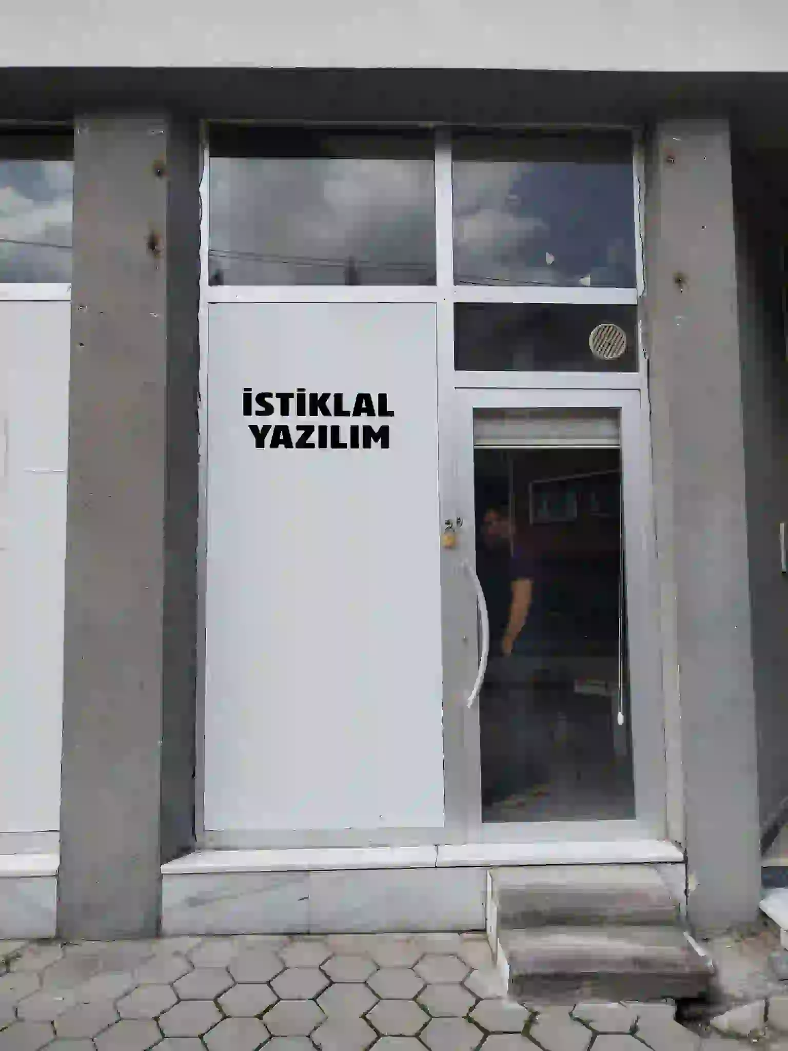 Ofis Kapı